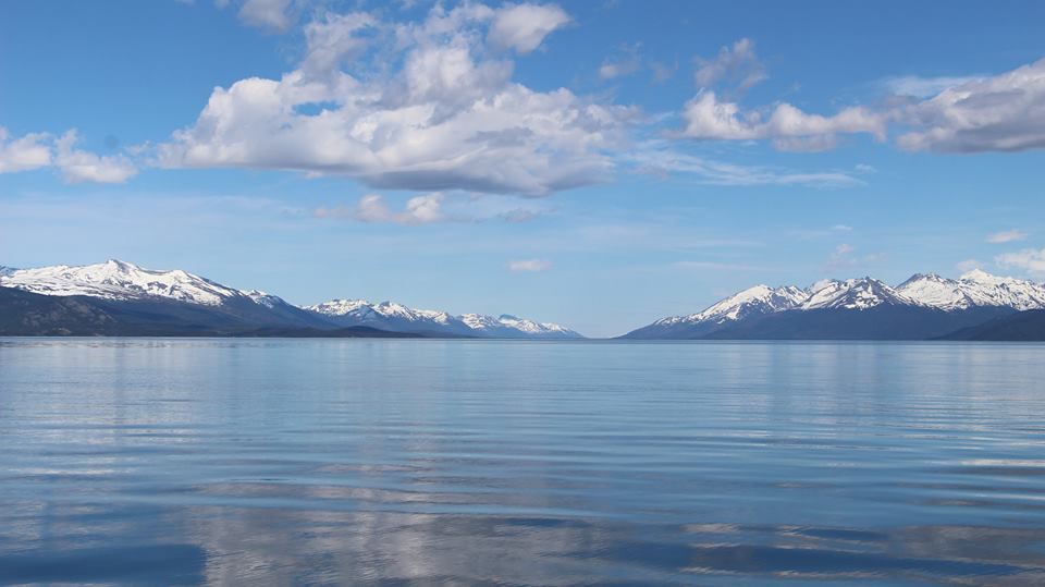 Le canal de Beagle devant Puerto Williams